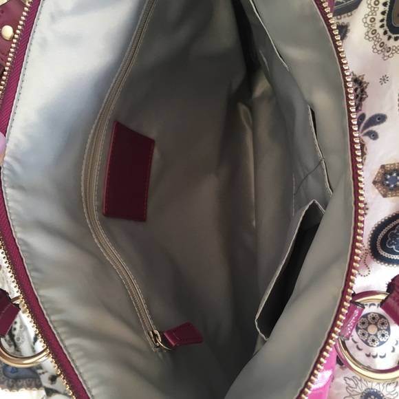 Brand New with tags Authentic Coach Bag. - Picture 2 of 3